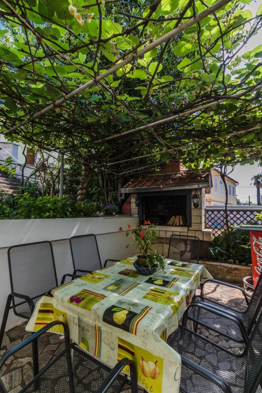 Loredana Apartments Crikvenica Exterior photo